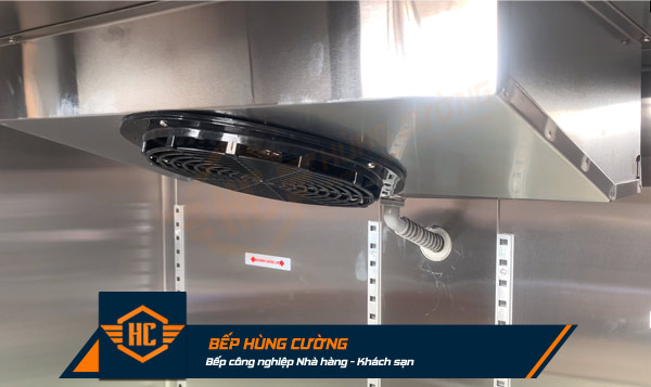 Hệ thống làm mát của tủ mát inox 4 cánh berjaya